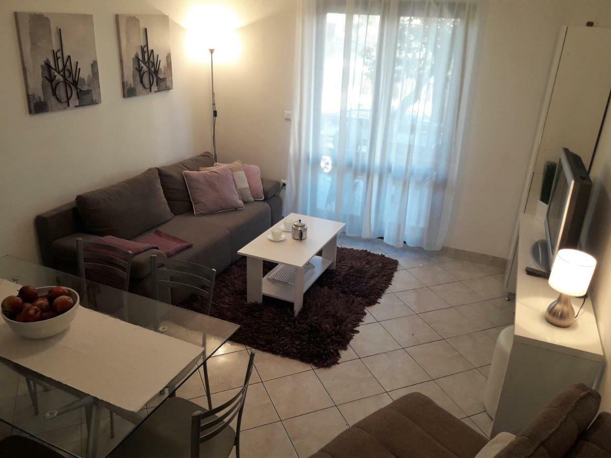 Apartments Ane Sukošan エクステリア 写真